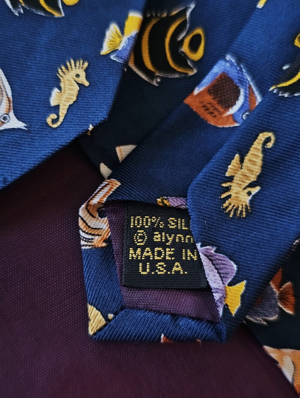 Vintage Alynn Tropical Fish Silk Necktie Navy Blue Aquarium Novelty Tie - Picture 8 of 9